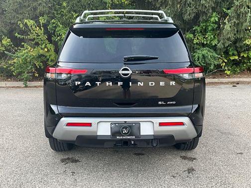 2025 Nissan Pathfinder SL 4WD