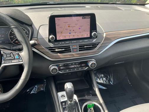 2022 Nissan Altima 2.5 SL
