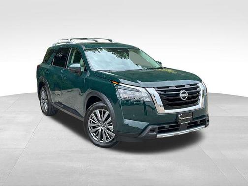 2025 Nissan Pathfinder SL 4WD