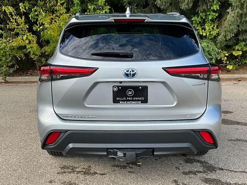 2022 Toyota Highlander Hybrid XLE