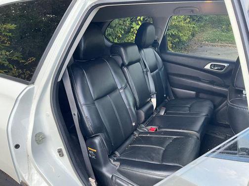 2019 Nissan Pathfinder SL