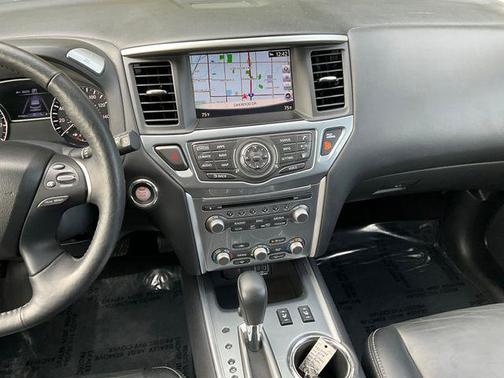 2019 Nissan Pathfinder SL