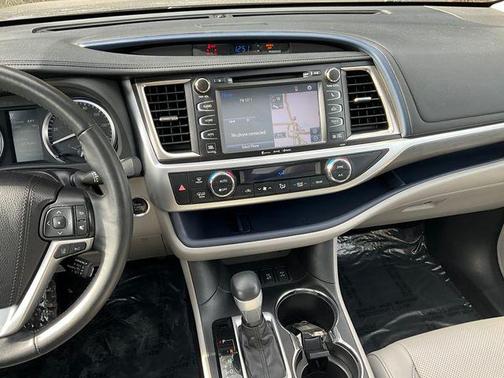 2019 Toyota Highlander Limited Platinum