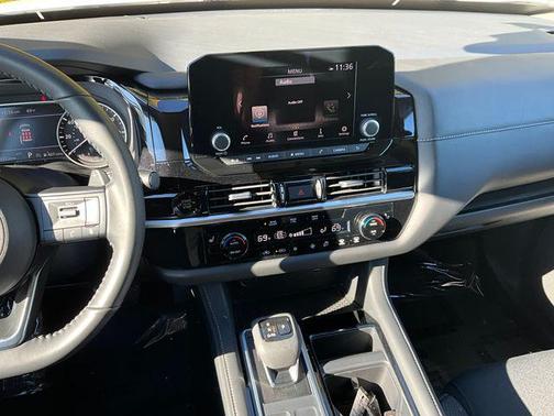 2025 Nissan Pathfinder SV 4WD