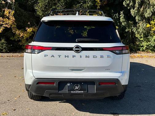 2025 Nissan Pathfinder SV 4WD