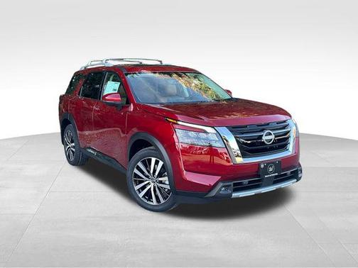 2025 Nissan Pathfinder Platinum 4WD