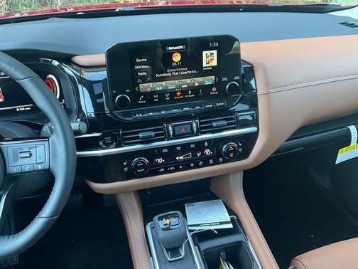 2025 Nissan Pathfinder Platinum 4WD