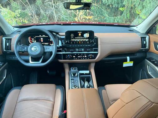 2025 Nissan Pathfinder Platinum 4WD