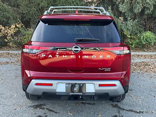2025 Nissan Pathfinder Platinum 4WD