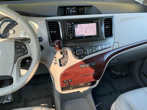 2014 Toyota Sienna XLE