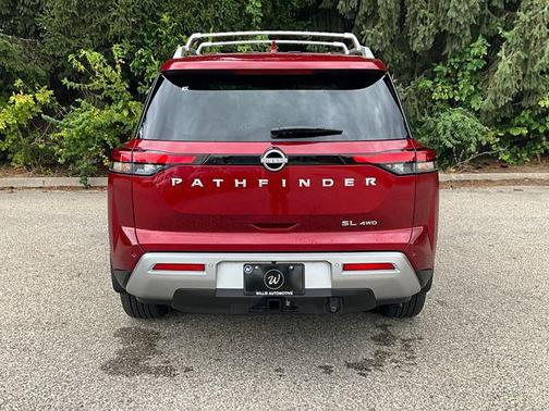 2025 Nissan Pathfinder SL 4WD