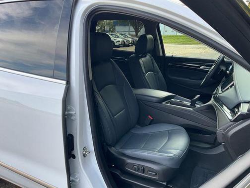 2021 Buick Enclave AWD Essence