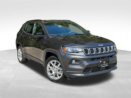 2023 Jeep Compass Latitude Lux