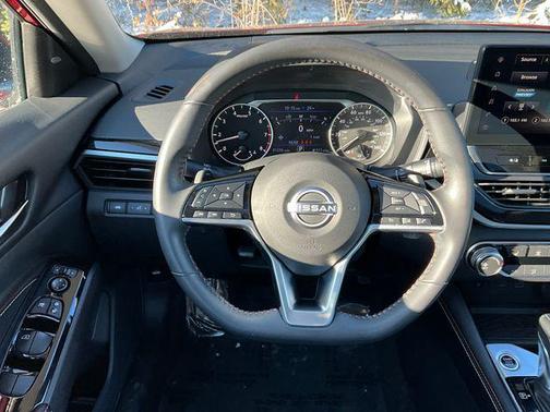 2023 Nissan Altima SR Intelligent AWD