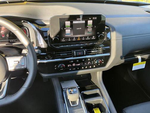 2025 Nissan Pathfinder Platinum 4WD