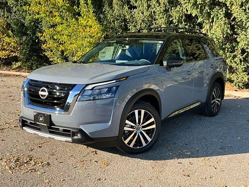 2025 Nissan Pathfinder Platinum 4WD
