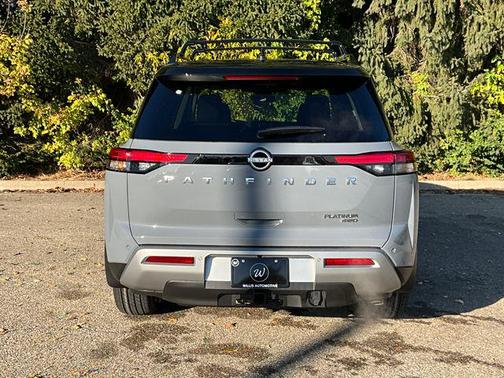 2025 Nissan Pathfinder Platinum 4WD