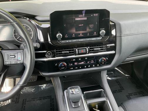 2022 Nissan Pathfinder SV 4WD