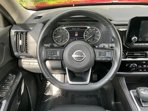 2022 Nissan Pathfinder SV 4WD