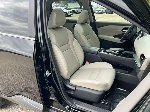 Super Black 2023 Nissan Rogue SV
