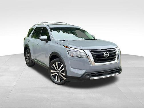 Boulder Gray Pearl 2025 Nissan Pathfinder Platinum 4WD