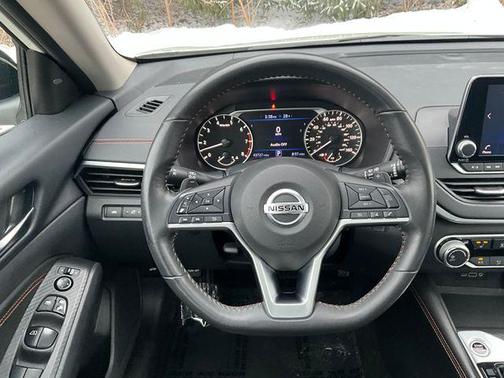 2022 Nissan Altima SR FWD