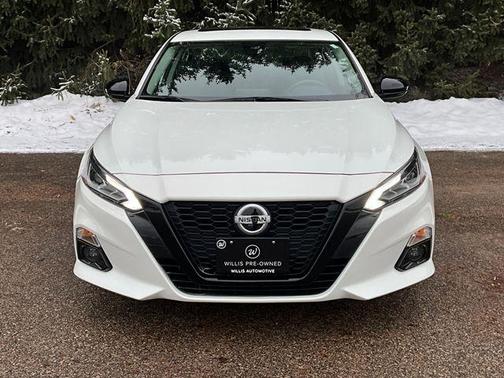 2022 Nissan Altima SR FWD
