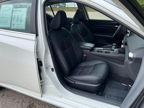 2022 Nissan Altima SR FWD