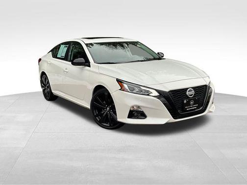 2022 Nissan Altima SR FWD