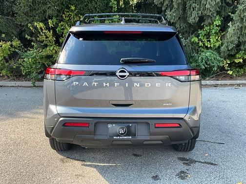 2025 Nissan Pathfinder Platinum 4WD