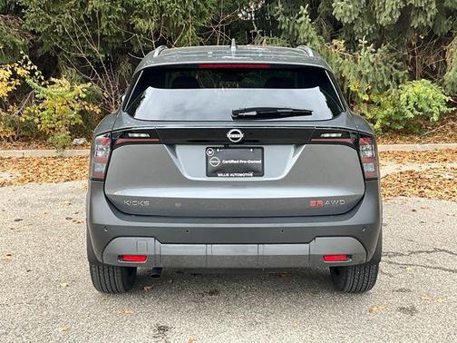 2025 Nissan Kicks SR