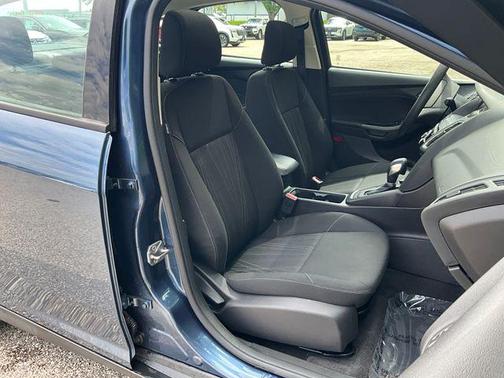 Blue Metallic 2018 Ford Focus SEL