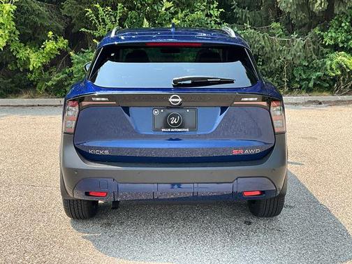2025 Nissan Kicks SR