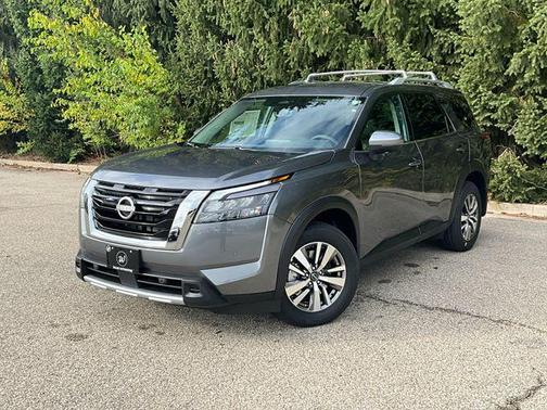 2025 Nissan Pathfinder SL 4WD