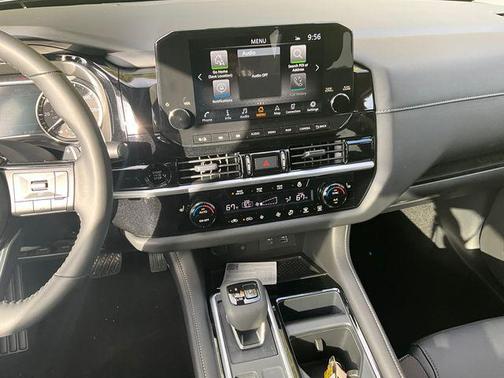 2025 Nissan Pathfinder SL 4WD