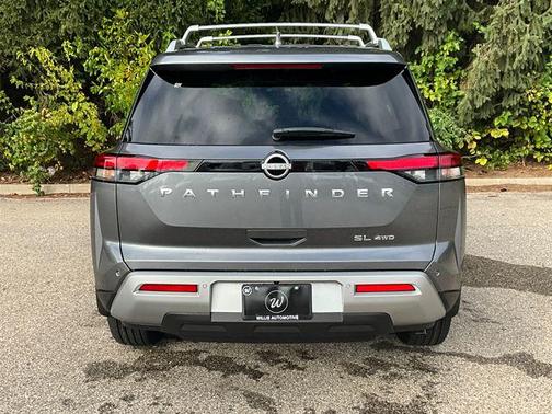 2025 Nissan Pathfinder SL 4WD