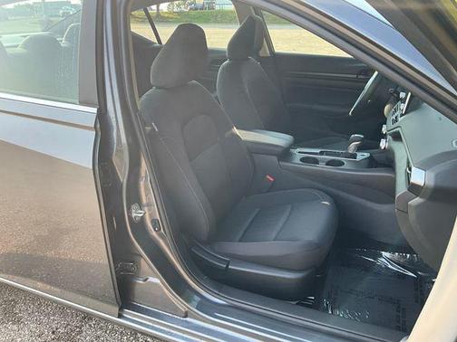 2025 Nissan Altima S FWD