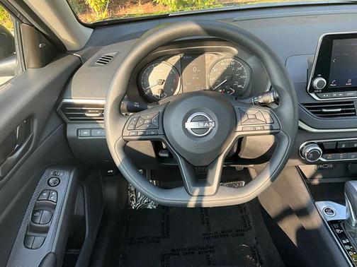 2025 Nissan Altima S FWD