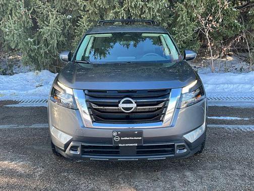 2025 Nissan Pathfinder SV 4WD