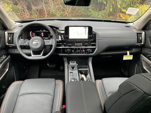 2025 Nissan Pathfinder Platinum 4WD