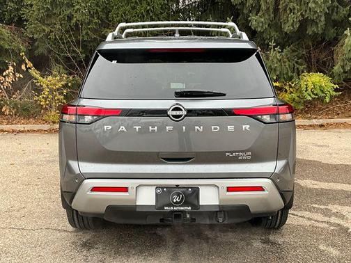 2025 Nissan Pathfinder Platinum 4WD