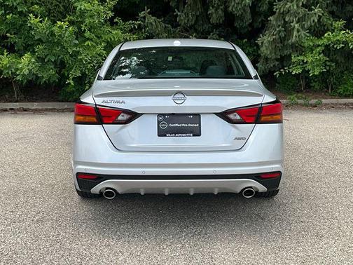 Brilliant Silver Metallic 2025 Nissan Altima 2.5 SV
