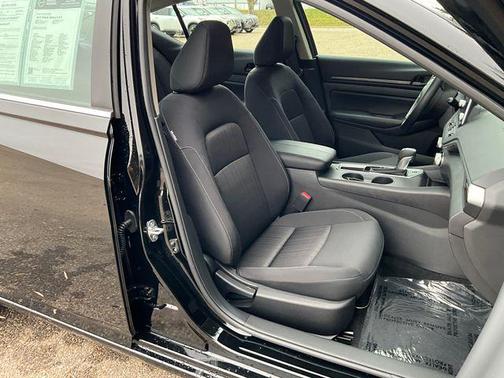 2025 Nissan Altima S FWD