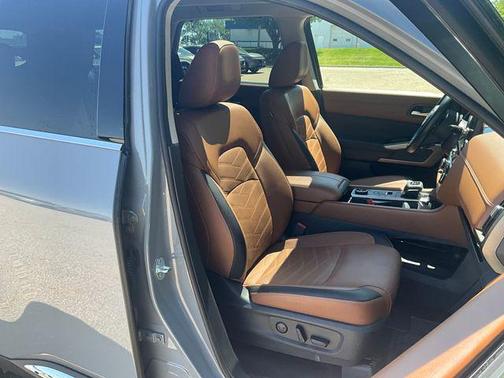2023 Nissan Pathfinder Platinum 4WD