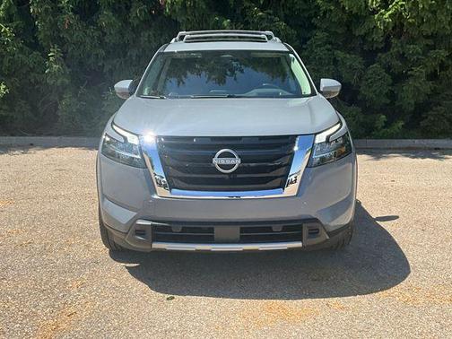 2023 Nissan Pathfinder Platinum 4WD
