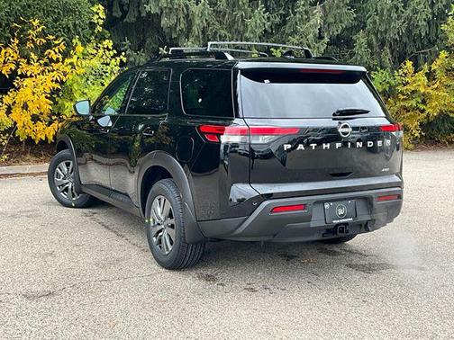 2025 Nissan Pathfinder SV 4WD