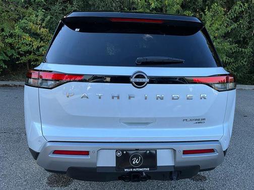 2025 Nissan Pathfinder Platinum 4WD