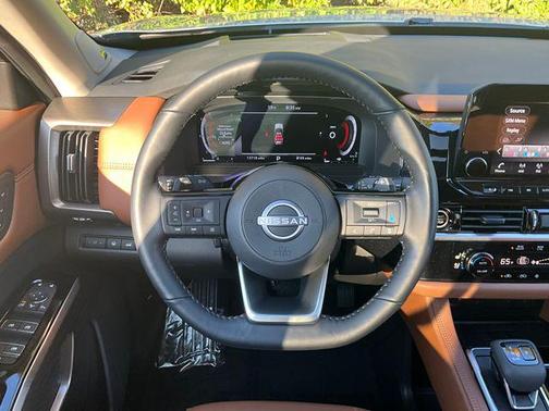 2024 Nissan Pathfinder Platinum 4WD