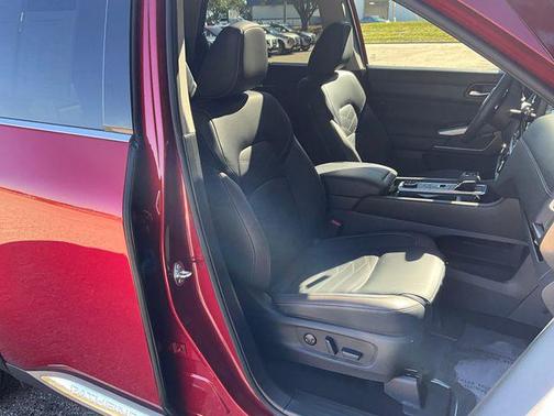 2024 Nissan Pathfinder Platinum 4WD