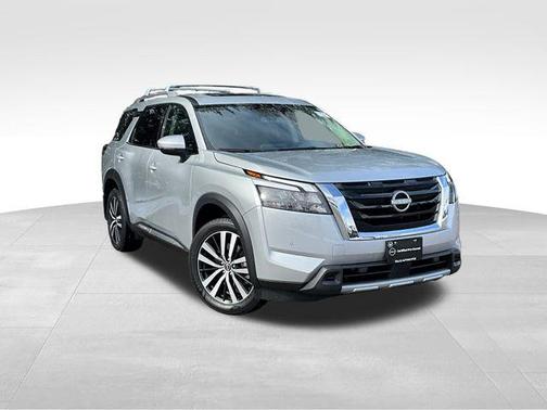 2025 Nissan Pathfinder Platinum 4WD